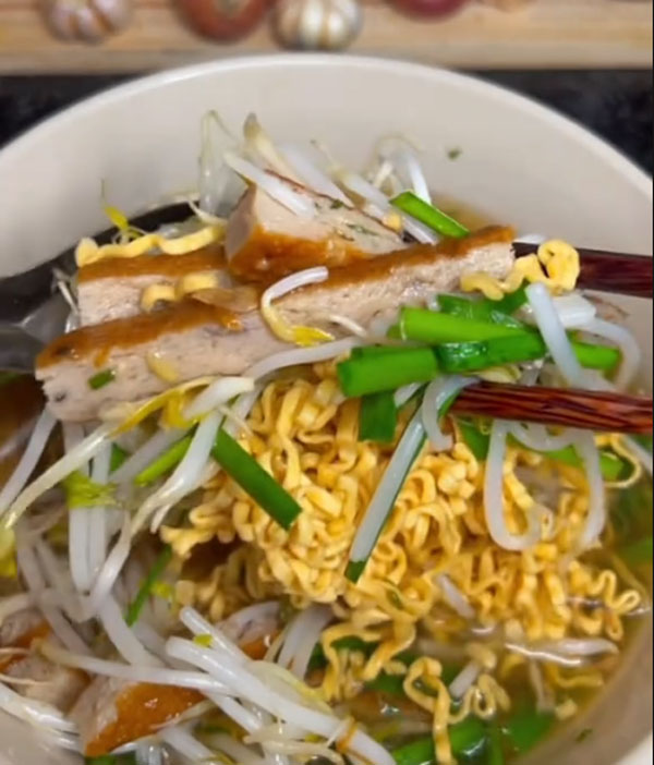 Món ngon chả cá-mỳ gói chả cá