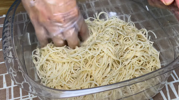 Làm bún khô xào