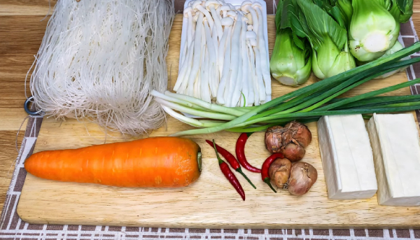 nguyên liệu làm bún khô xào chay