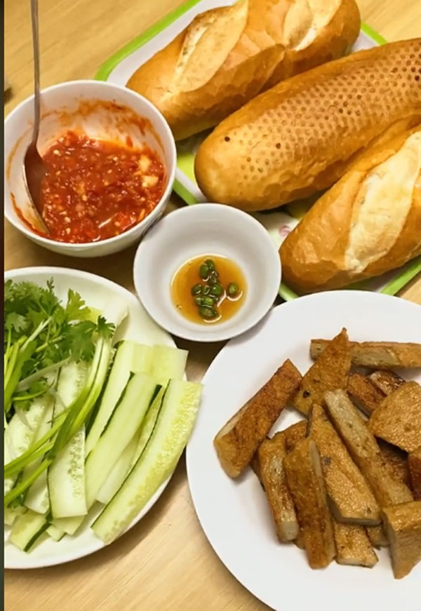 cách làm bánh mỳ chả cá Nha Trang