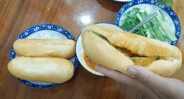 cách làm bánh mỳ chả cá Nha Trang tại nhà