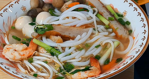 Banh canh chả cá Nha Trang tôm