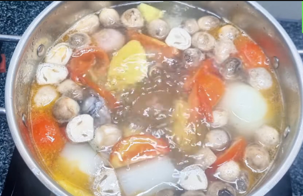 Cách nấu bún chả cá Nha Trang nấm cá ngừ