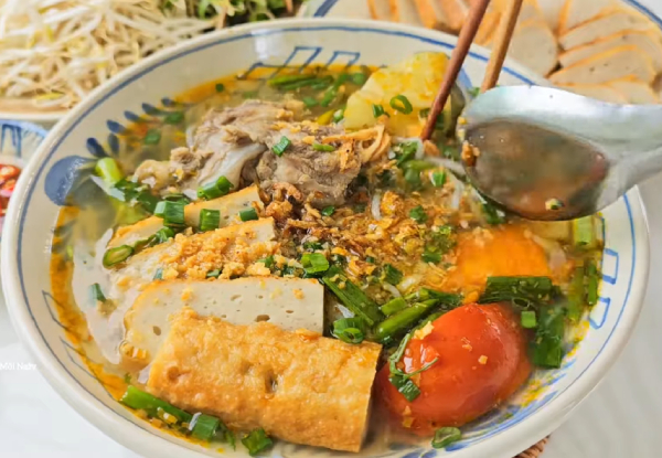 Nấu bún chả cá sườn Nha Trang