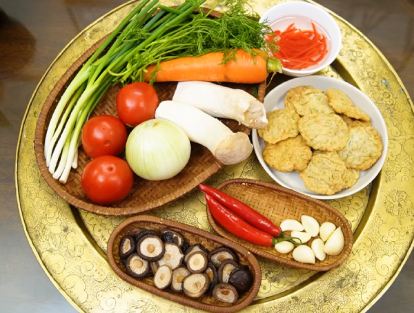 Nguyên liệu làm chả cá xào nấm hành