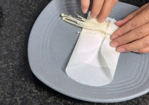 Hướng dẫn gói chả ram chay