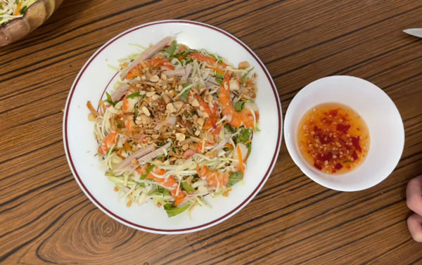 cách làm gỏi chả lụa tôm rau răm