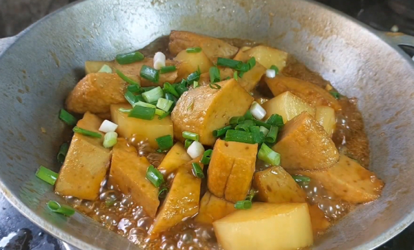 chả cá Nha Tranng kho củ cải