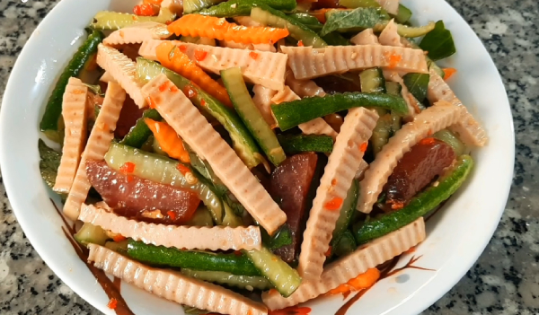 các làm gỏi chả lụa lạp xưởng