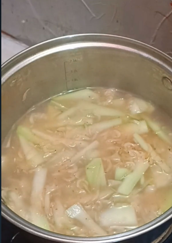 Canh bầu tép khô