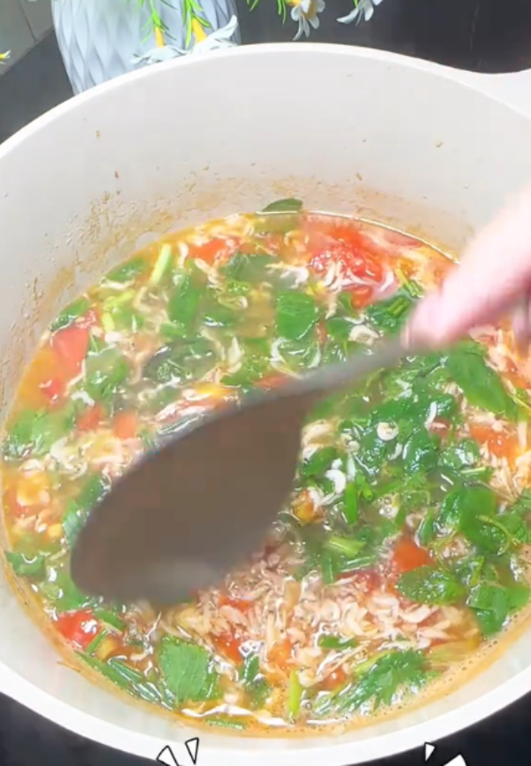 canh cà chua tép khô