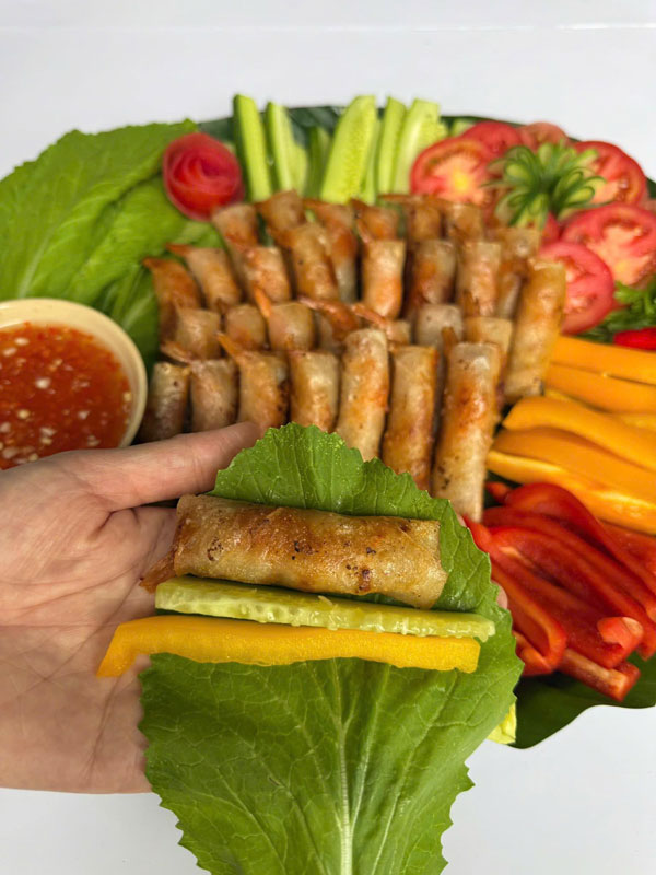 Chả ram tôm đất cuốn cải