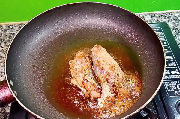 mắm cá thu kho thịt cách làm