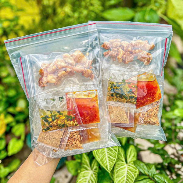 Đặc sản Sài Gòn-bánh tráng ăn vặt