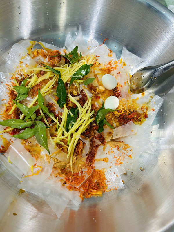 Đặc sản ở Sài Gòn-bánh tráng trộn