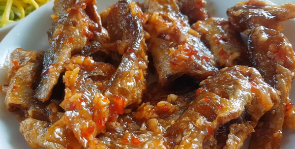 Khô cá đù 1 nắng rim tỏi ớt