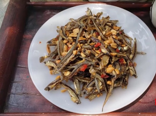 khô cá cơm rim me