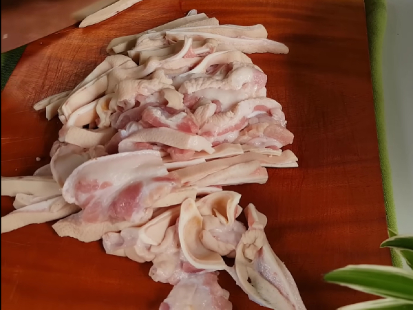 Cách làm chả tai heo