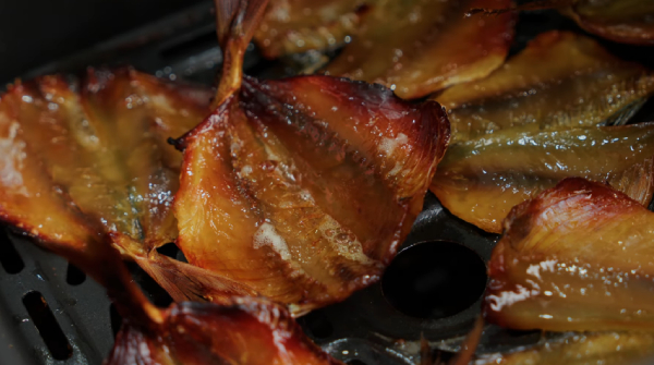 cách nướng khô  cá chỉ vàng bằng nồi chiên không dầu 