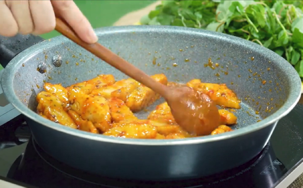 Cách chế biến chả mực-chả mực rim mắm