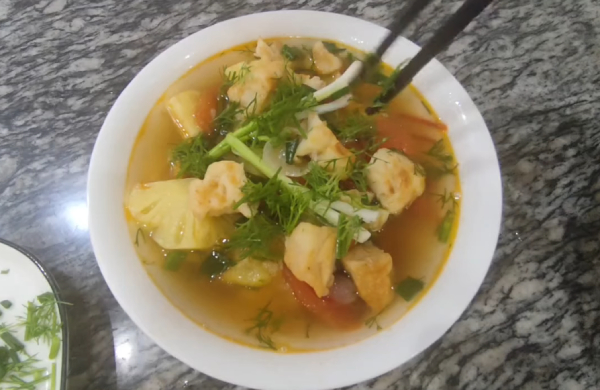 chả mực làm gì ngon-canh chua chả mực