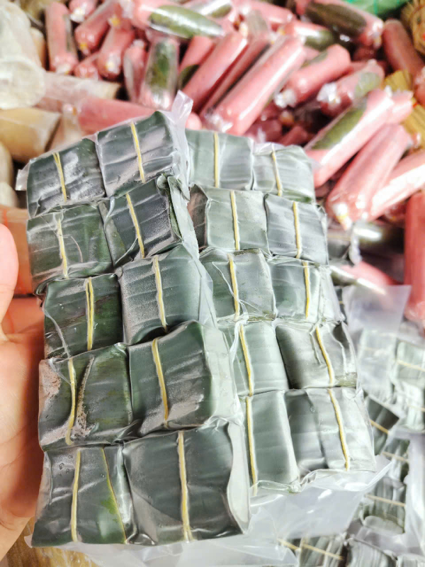 Đặc sản Bình ĐỊnh-nem chua lá ổi