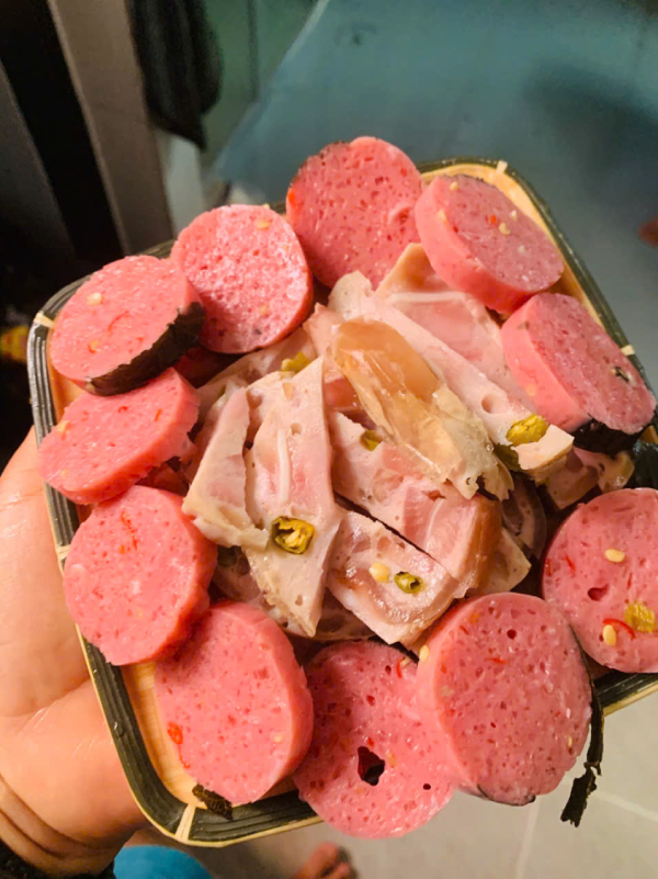 Đặc sản Bình Định nem chua